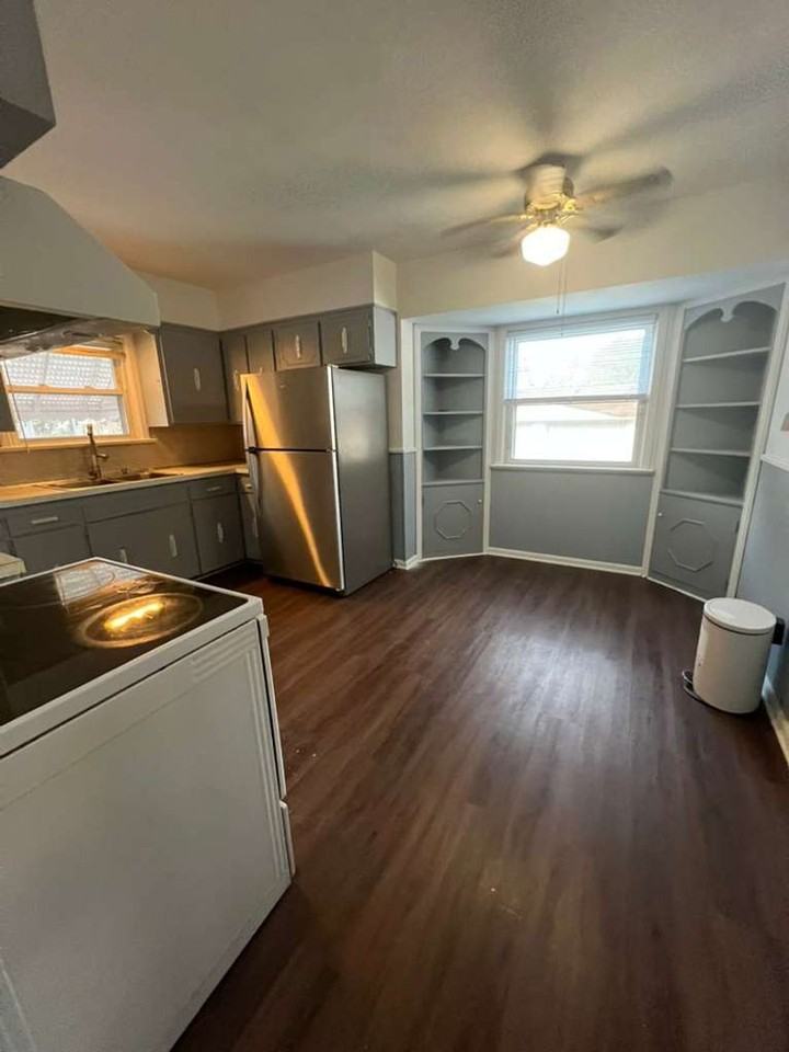 11215 Langton Ave - Photo 5 of 33