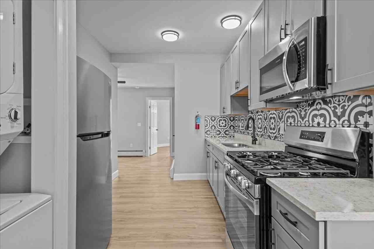 45 Rose St - Photo 4 of 18