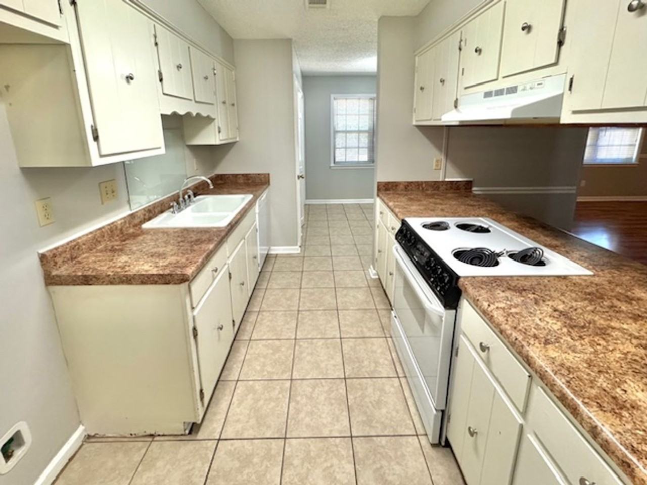 7161 Lamesa Lane - Photo 4 of 10