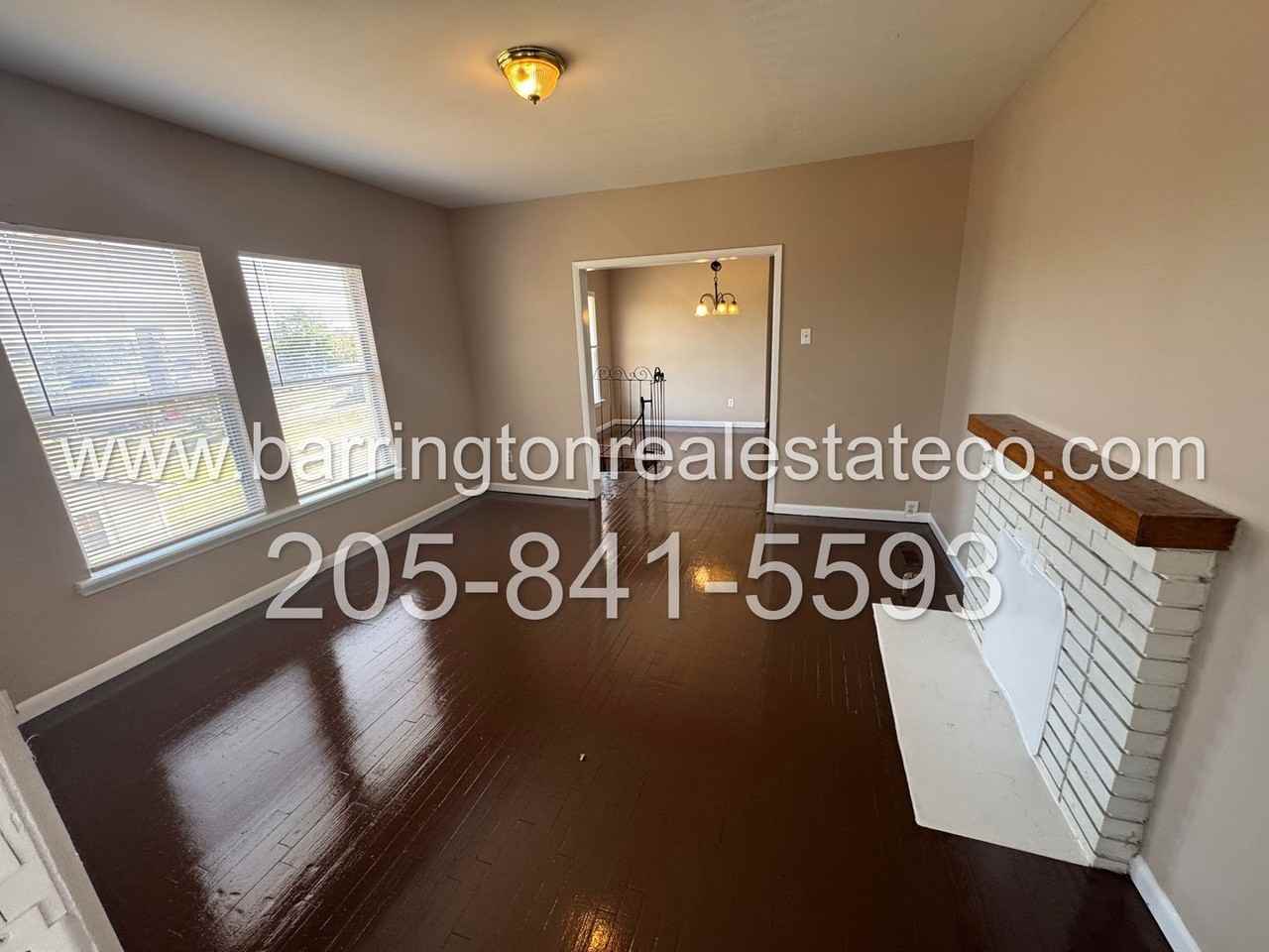 1025 Columbia St - Photo 3 of 9