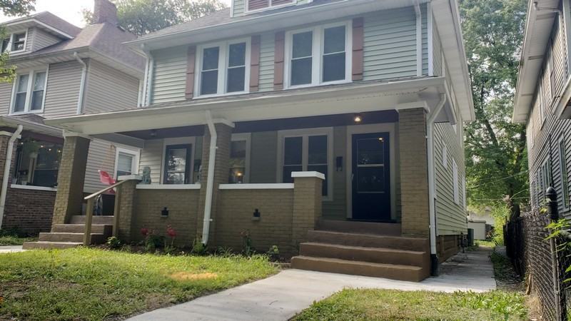 1021 Hervey St - Photo 2 of 38