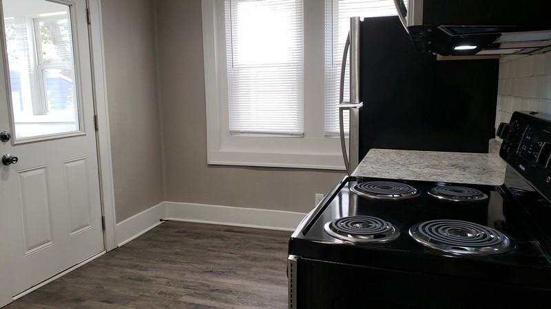 1021 Hervey St - Photo 7 of 38