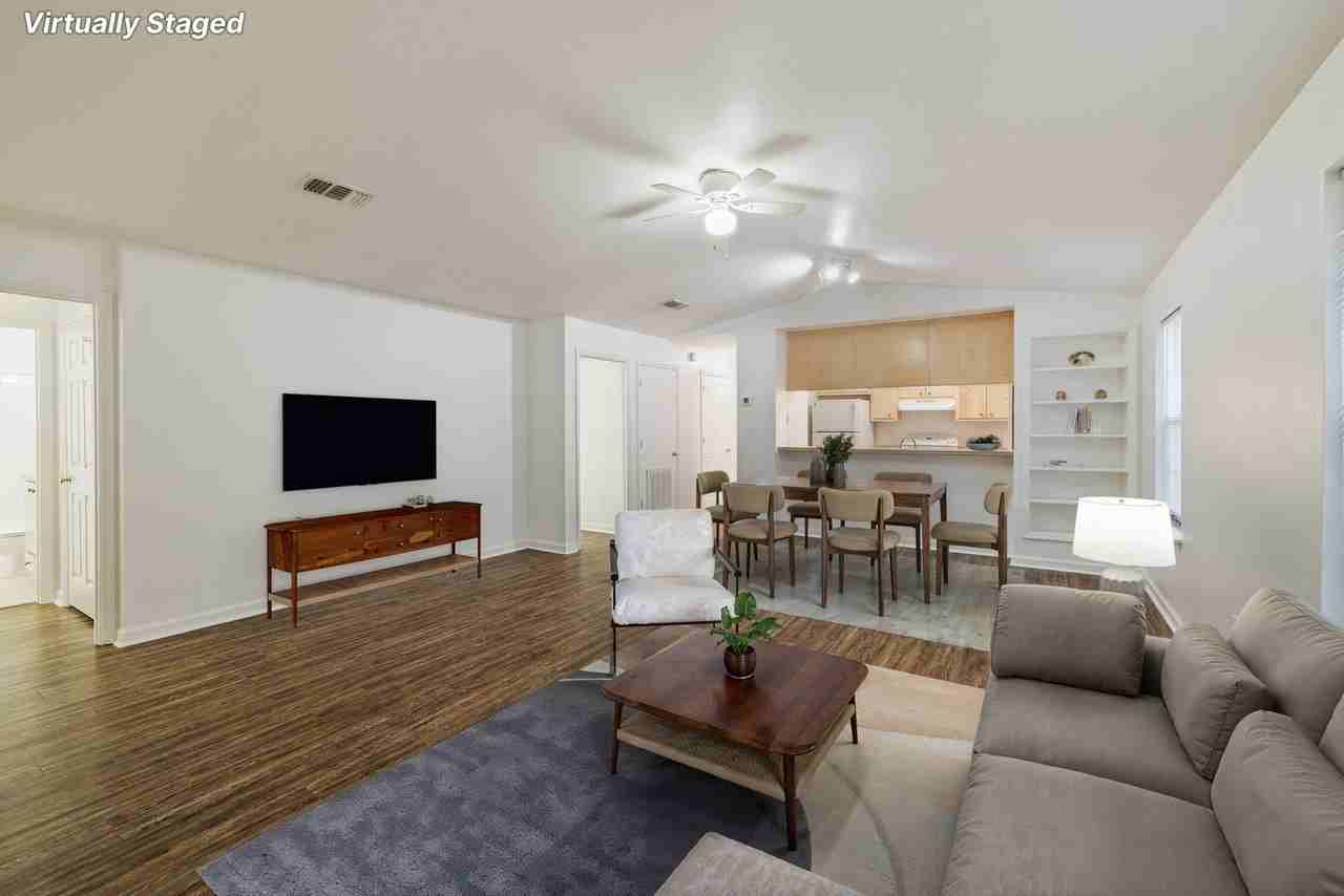 1901 Honeysuckle Dr - Photo 4 of 25