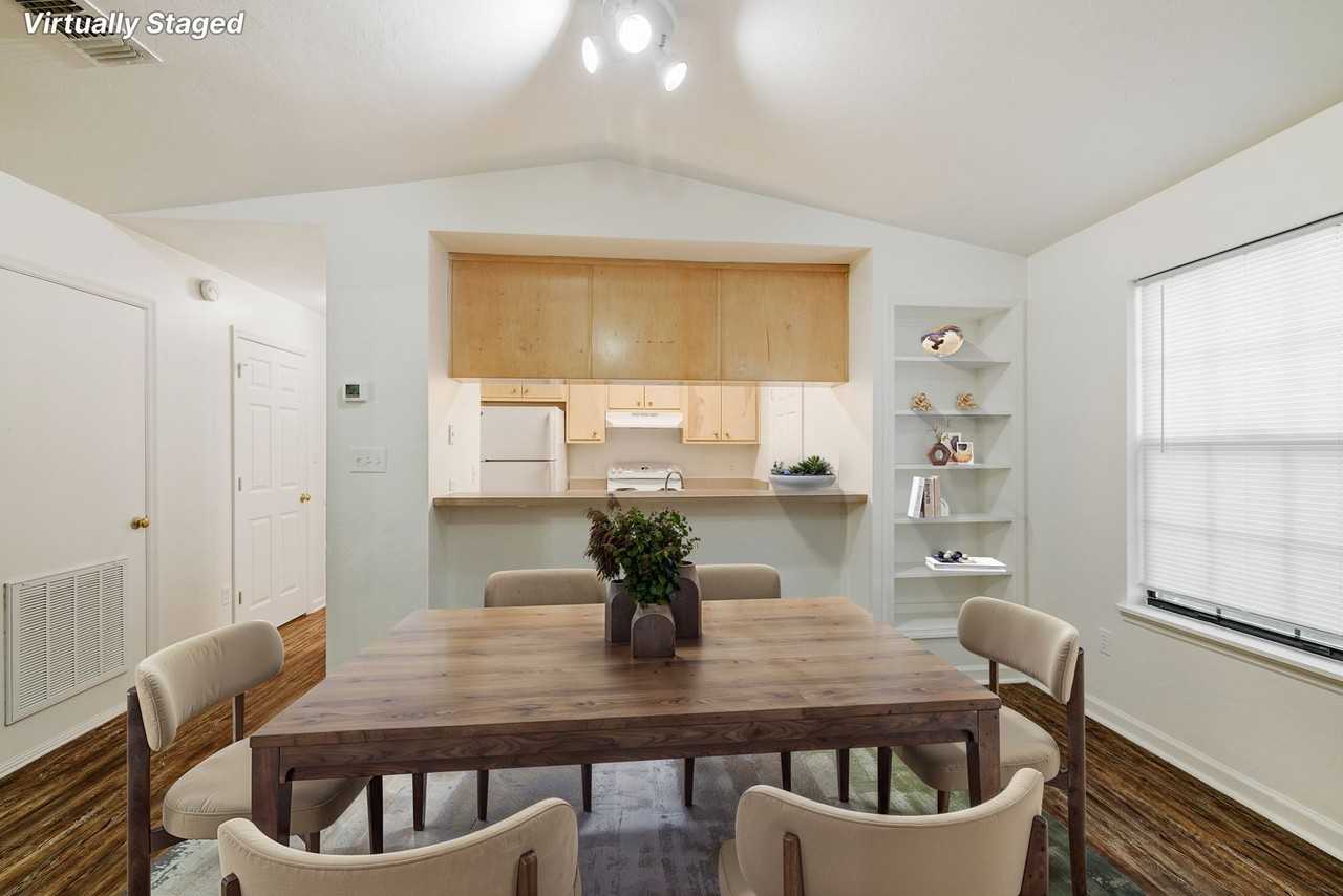 1901 Honeysuckle Dr - Photo 6 of 25