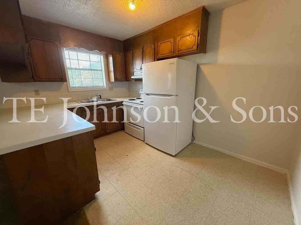 2570 Green Oaks Ct - Photo 3 of 20