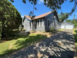 featured image of 5121 Procter St