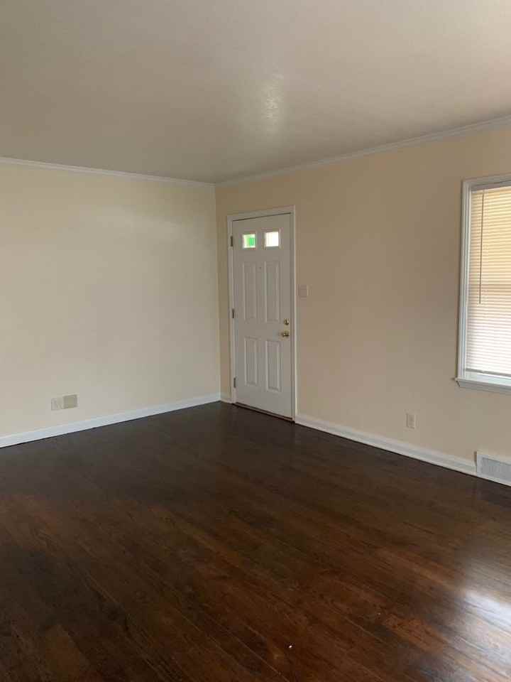 153 S Roanoke Ave - Photo 5 of 14