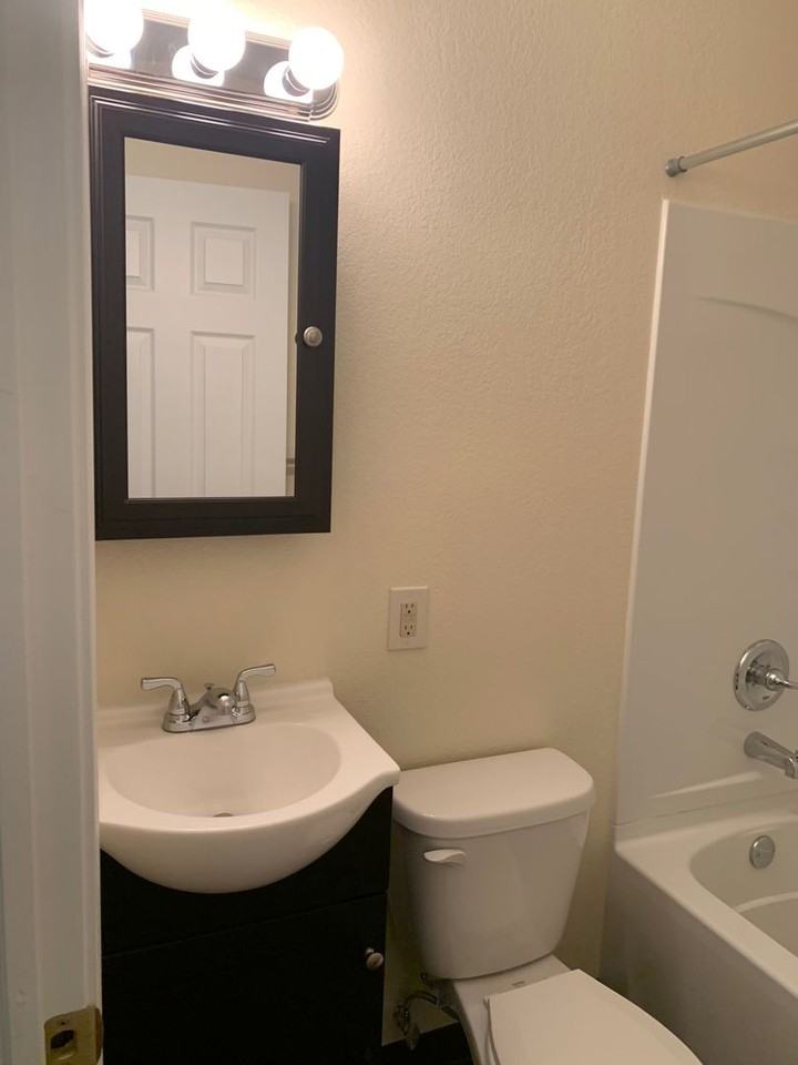 153 S Roanoke Ave - Photo 6 of 14