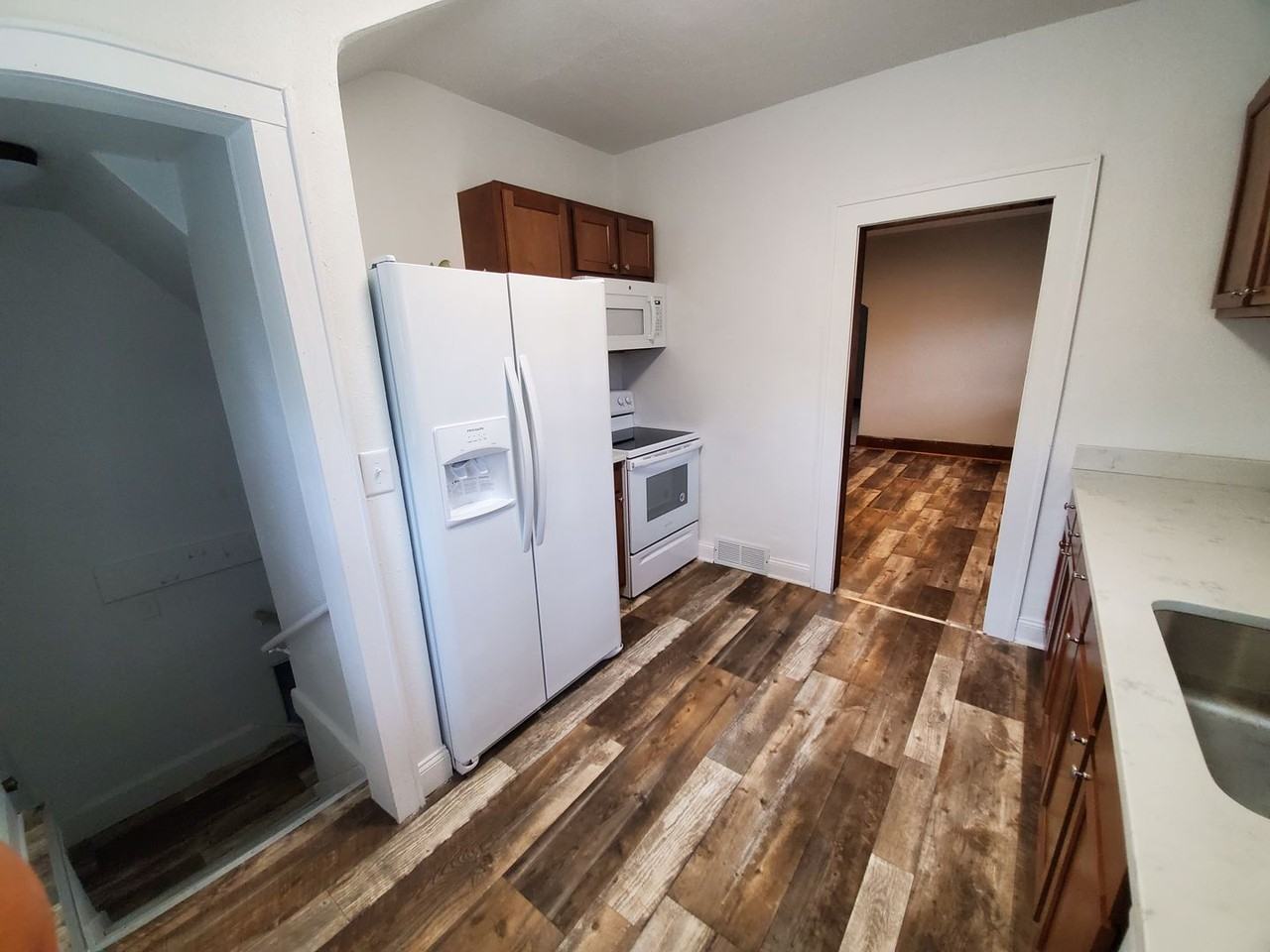 3214 E University Ave - Photo 2 of 27