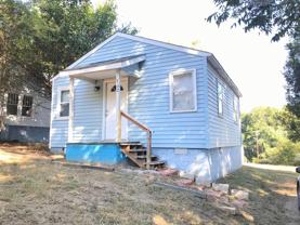 702 W 8th St - Photo 1 of 1