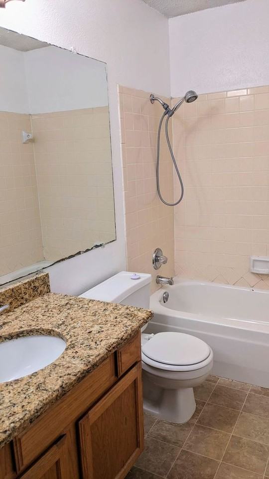 3917 Springside Dr - Photo 3 of 15