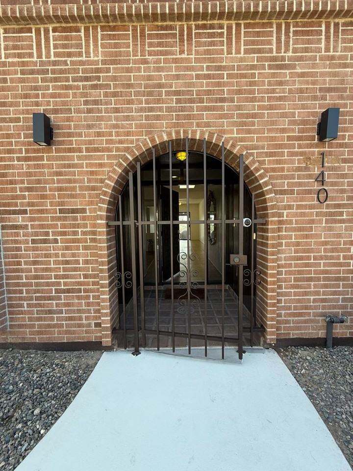 1402 E Big Rock Rd - Photo 4 of 50