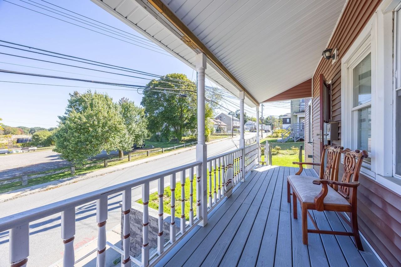 77 Ashland St #B - Photo 4 of 28