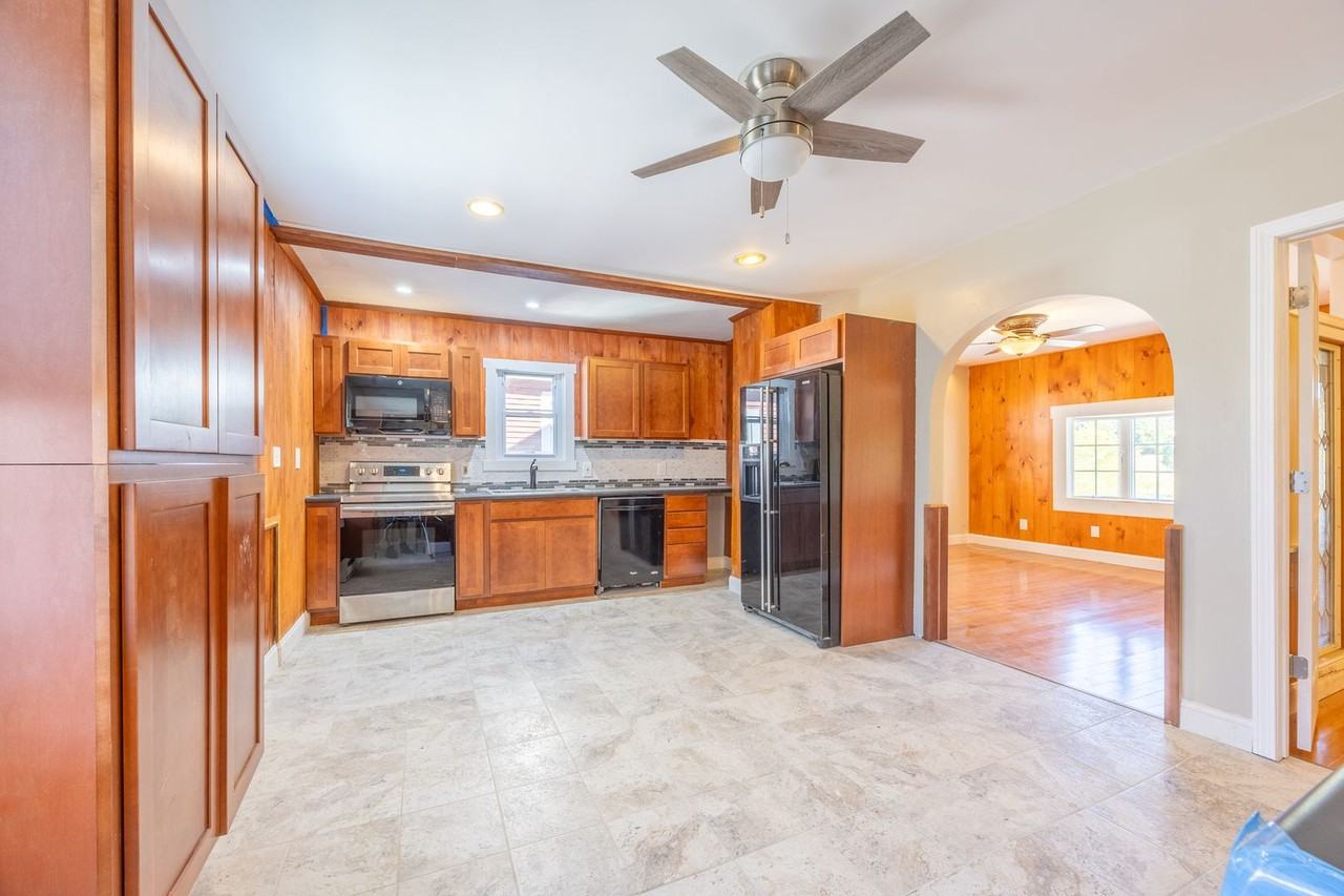 77 Ashland St #B - Photo 6 of 28