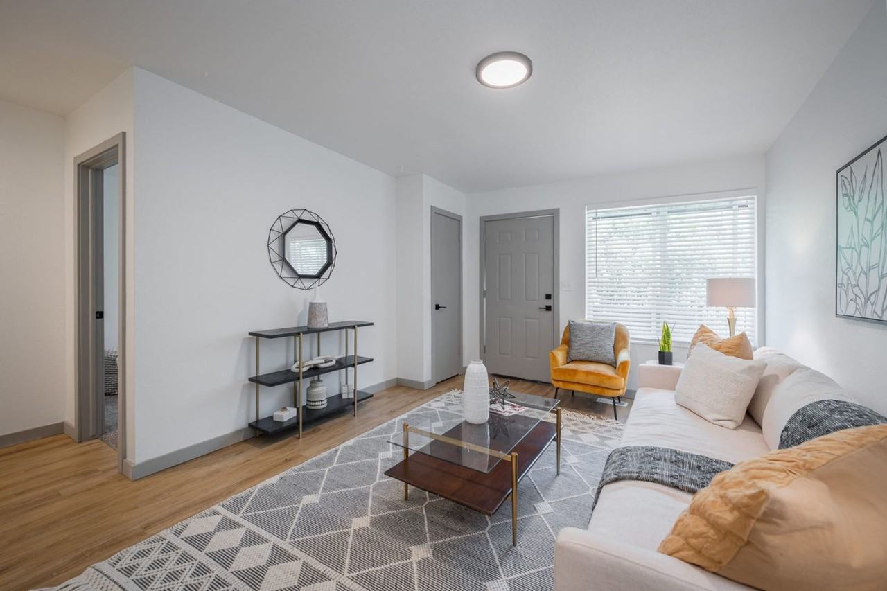 Katmai Apartments - Photo 6 of 41