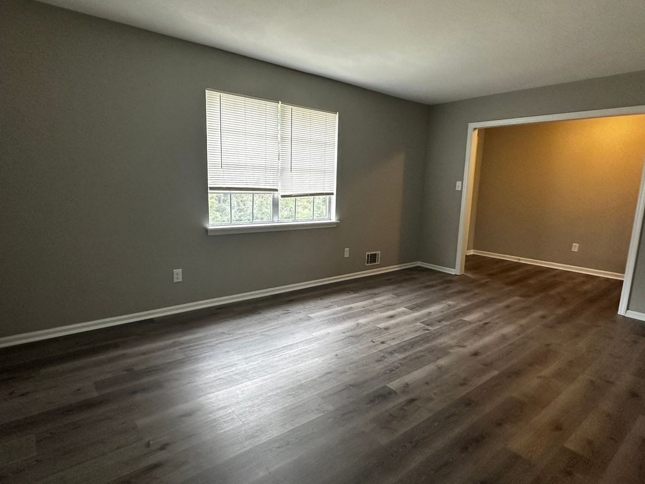 4565 Rockdale Ct - Photo 5 of 28