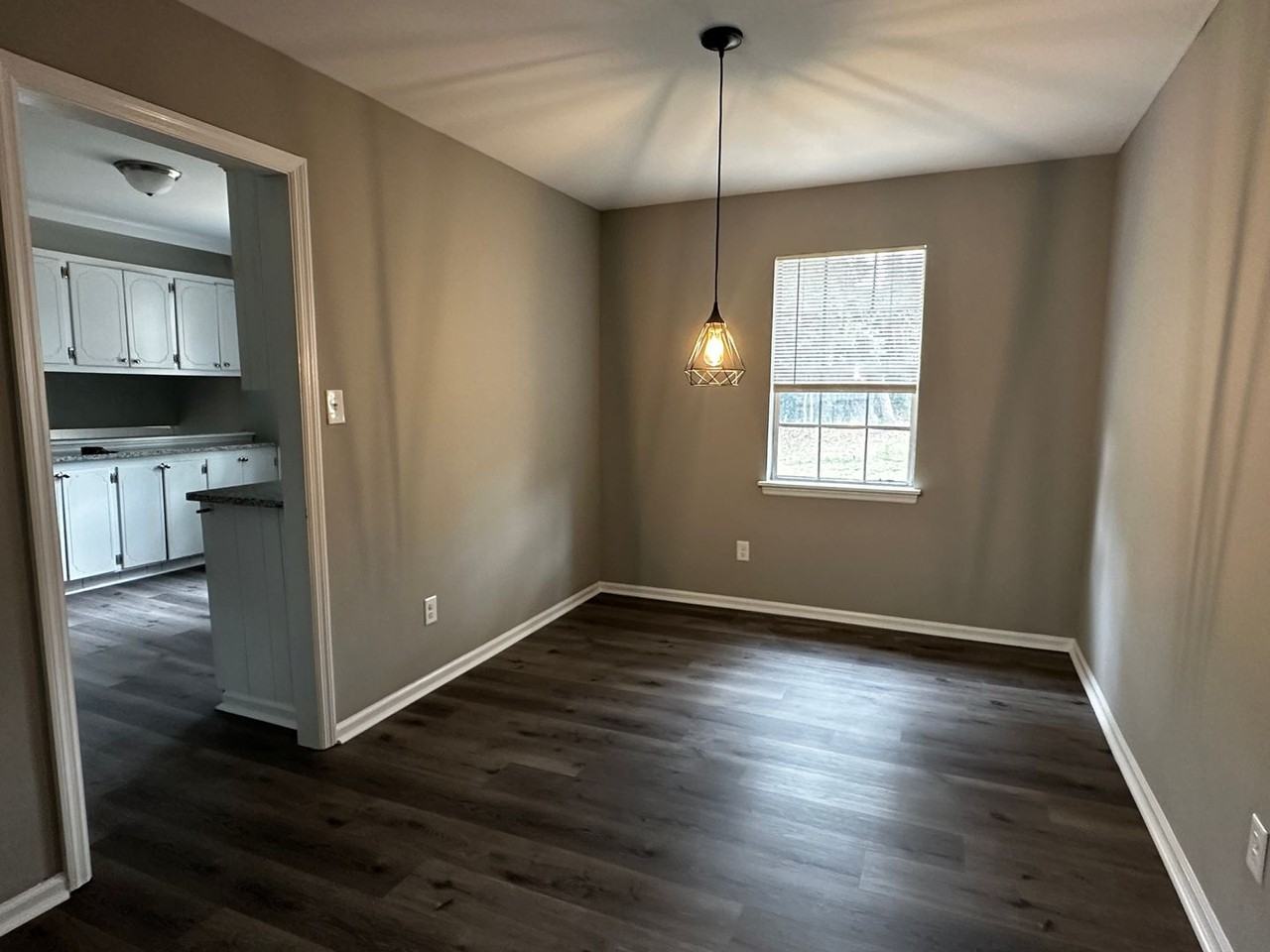 4565 Rockdale Ct - Photo 7 of 28