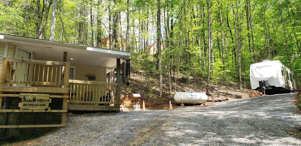 1110 S Spring Hollow Rd - Photo 3 of 29