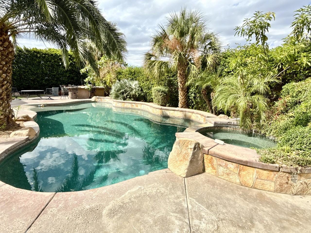 82546 Tivoli Ct - Photo 3 of 19