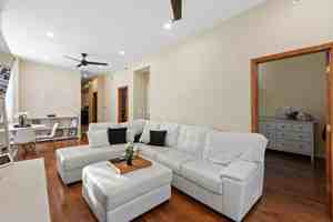 featured image of 2028 N Hamlin Ave #2