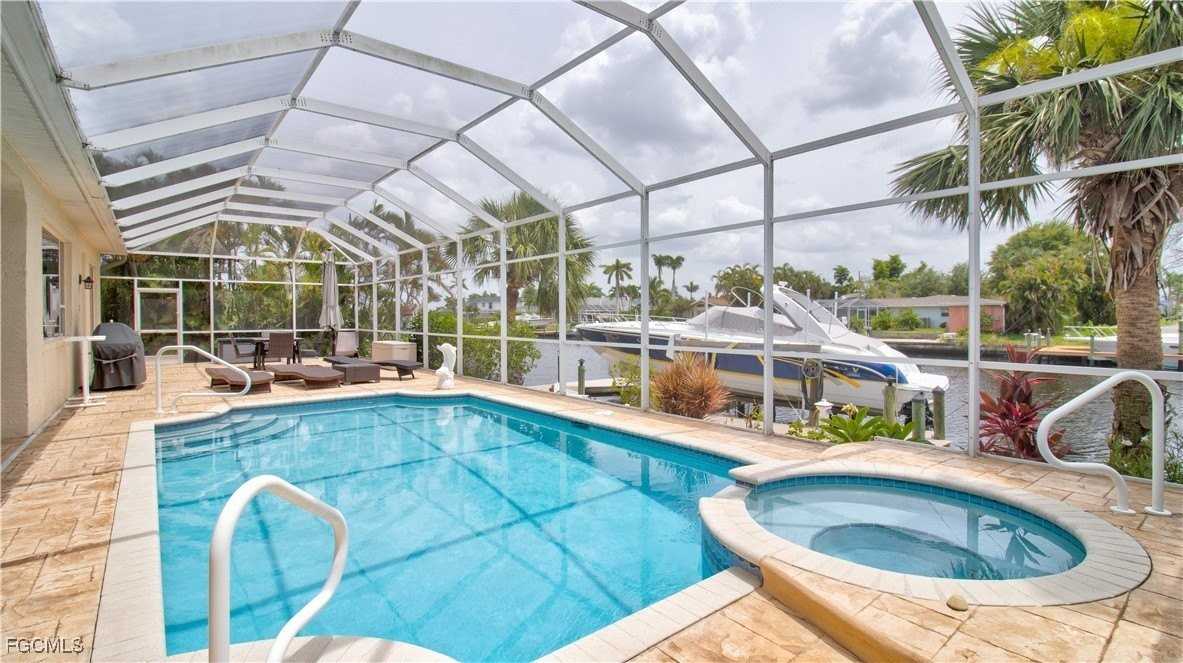 1924 Savona Pkwy - Photo 3 of 20