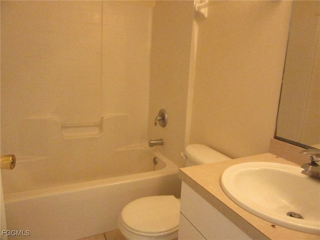 4546 28th Street Southwest - Photo 4 of 9