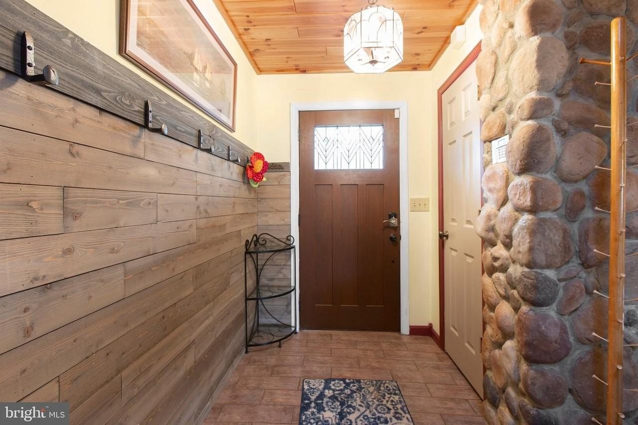 76 Grove Ln - Photo 3 of 36