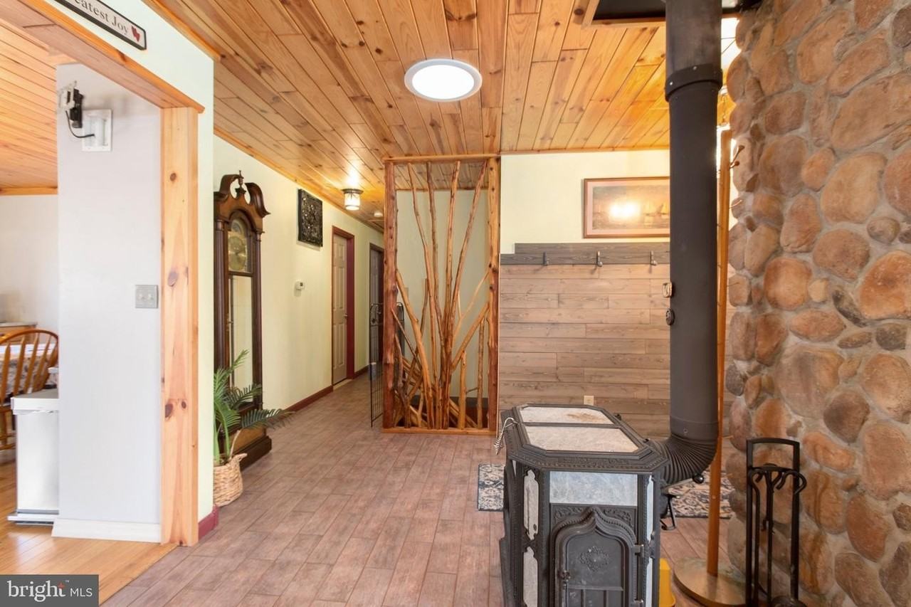 76 Grove Ln - Photo 6 of 36