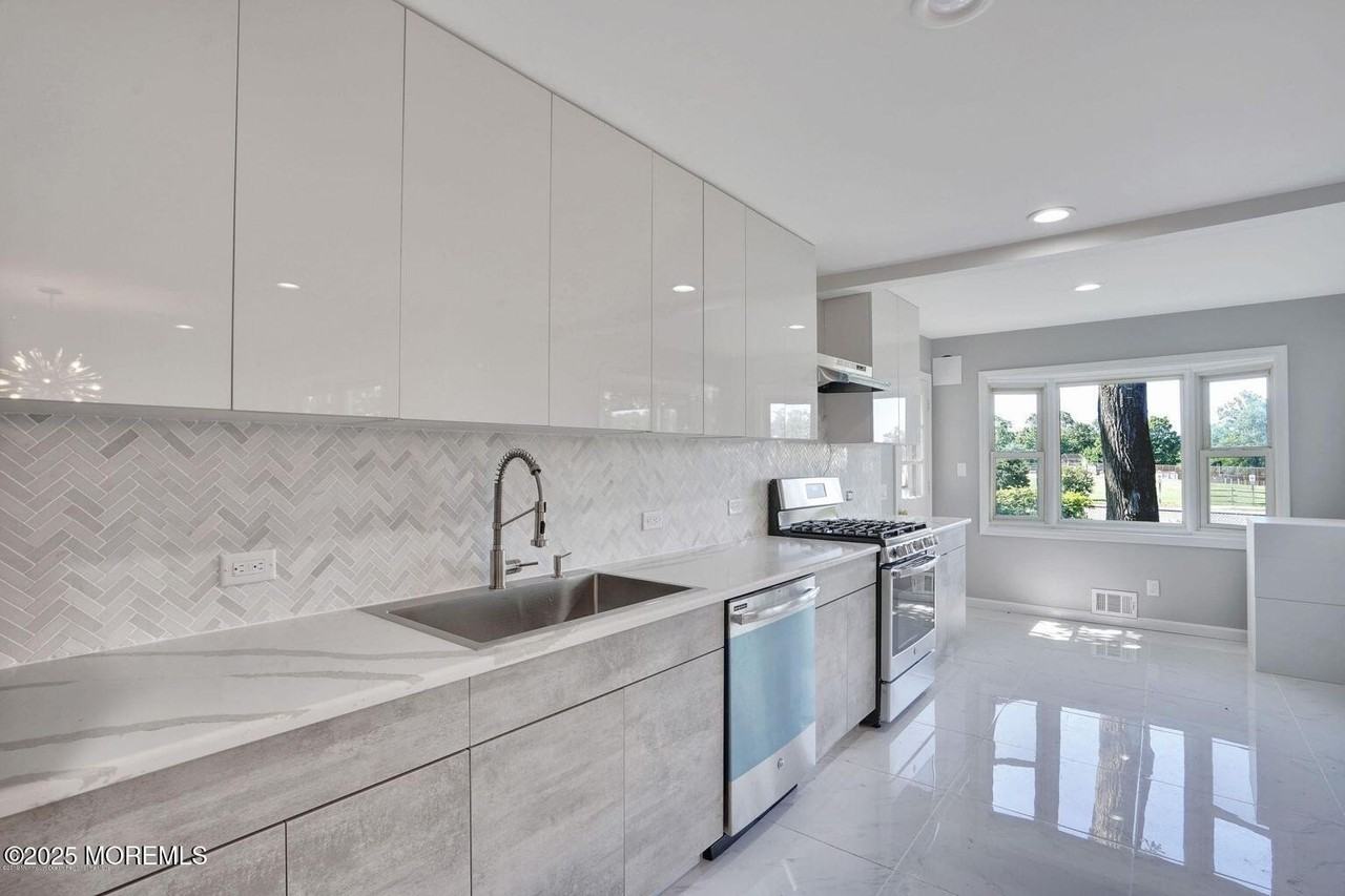 17 Roslyn Dr - Photo 4 of 23