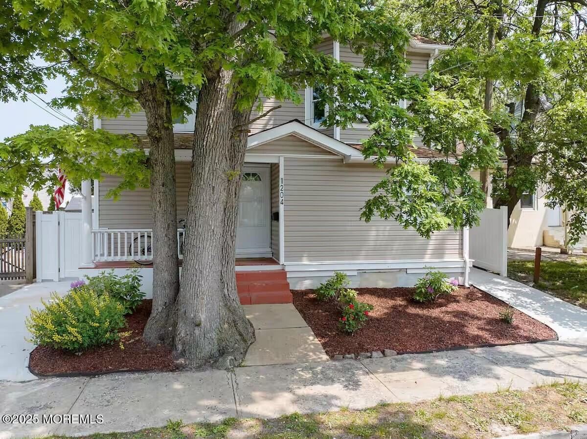 1204 Emory St Unit 2 #2 - Photo 2 of 33