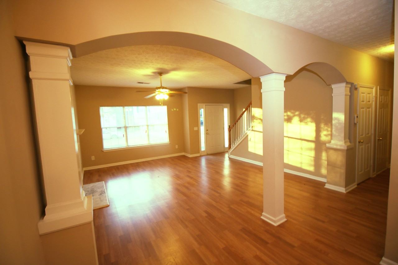 1389 Highgrove Way - Photo 2 of 14