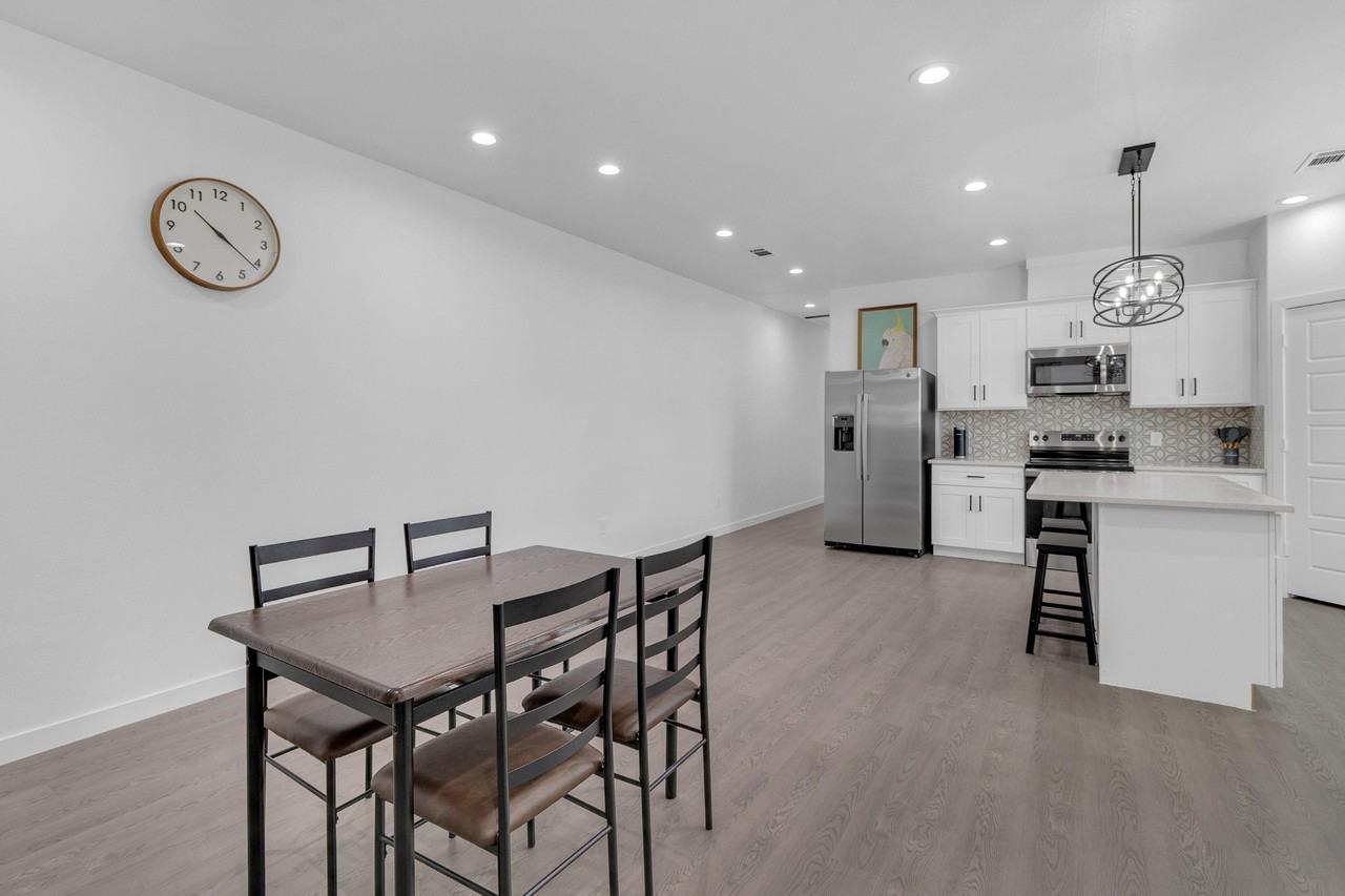 West Martin Luther King Jr Boulevard - Photo 5 of 30