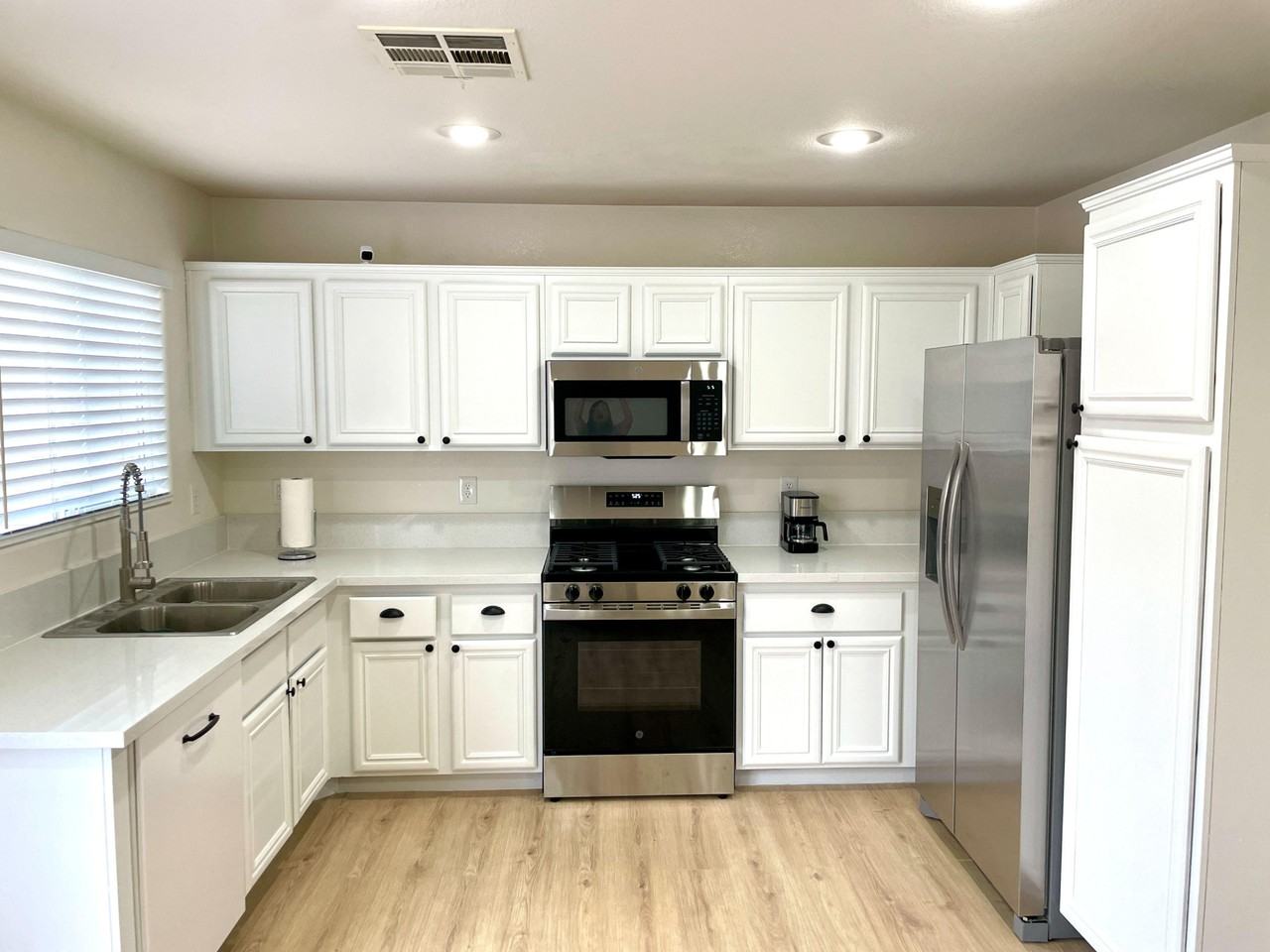 Desert Dove Ave - Photo 2 of 9