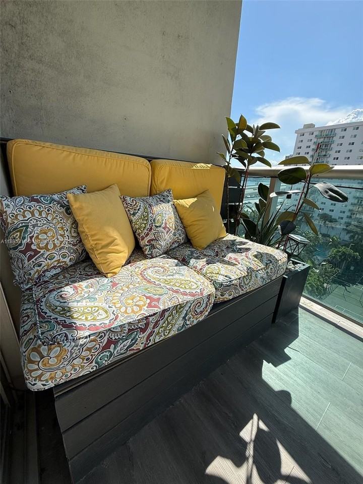 19370 Collins Ave #912 - Photo 5 of 8