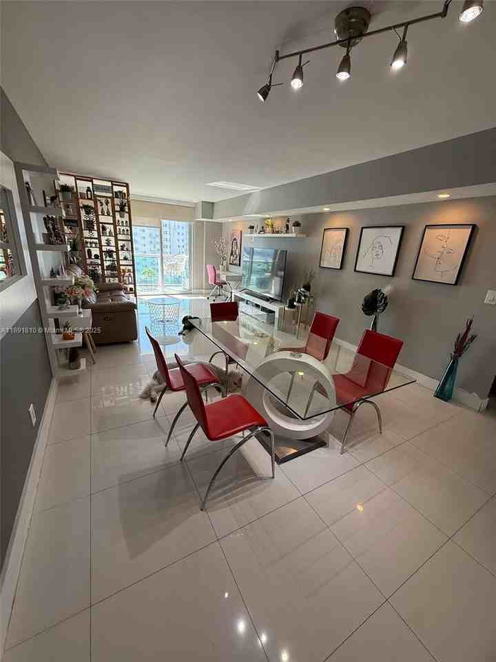 19370 Collins Ave #912 - Photo 6 of 8