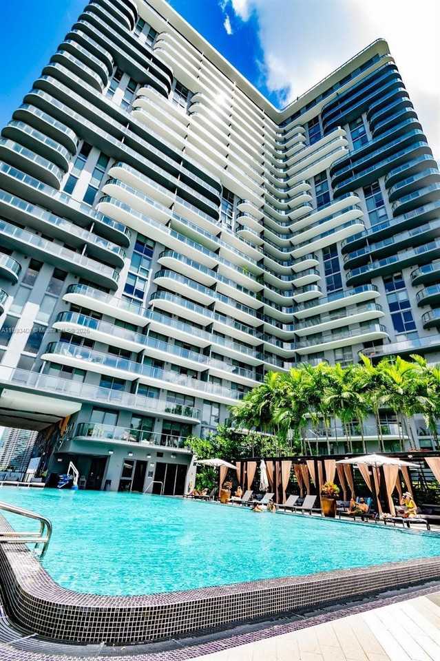 121 Ne 34th St #1905