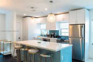featured image of 426 Ne 26th St #1-2