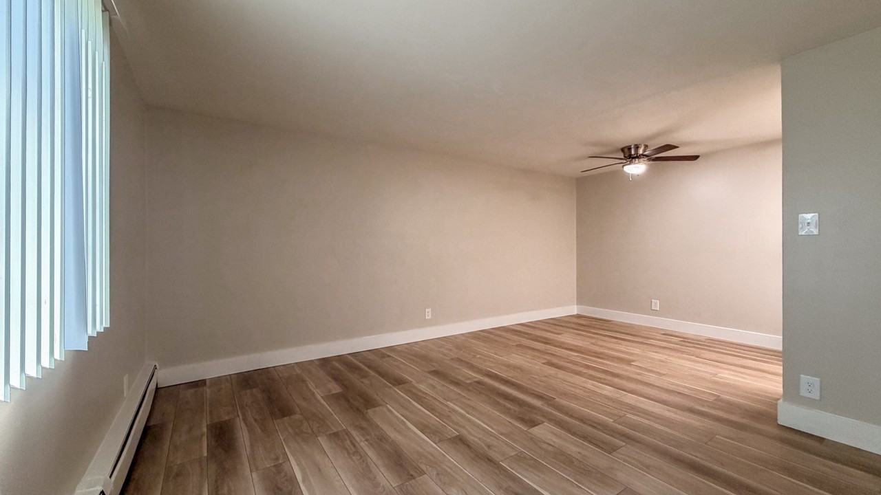 Valley York Apartments - Photo 2 of 39