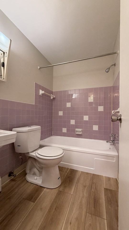 Valley York Apartments - Photo 7 of 39