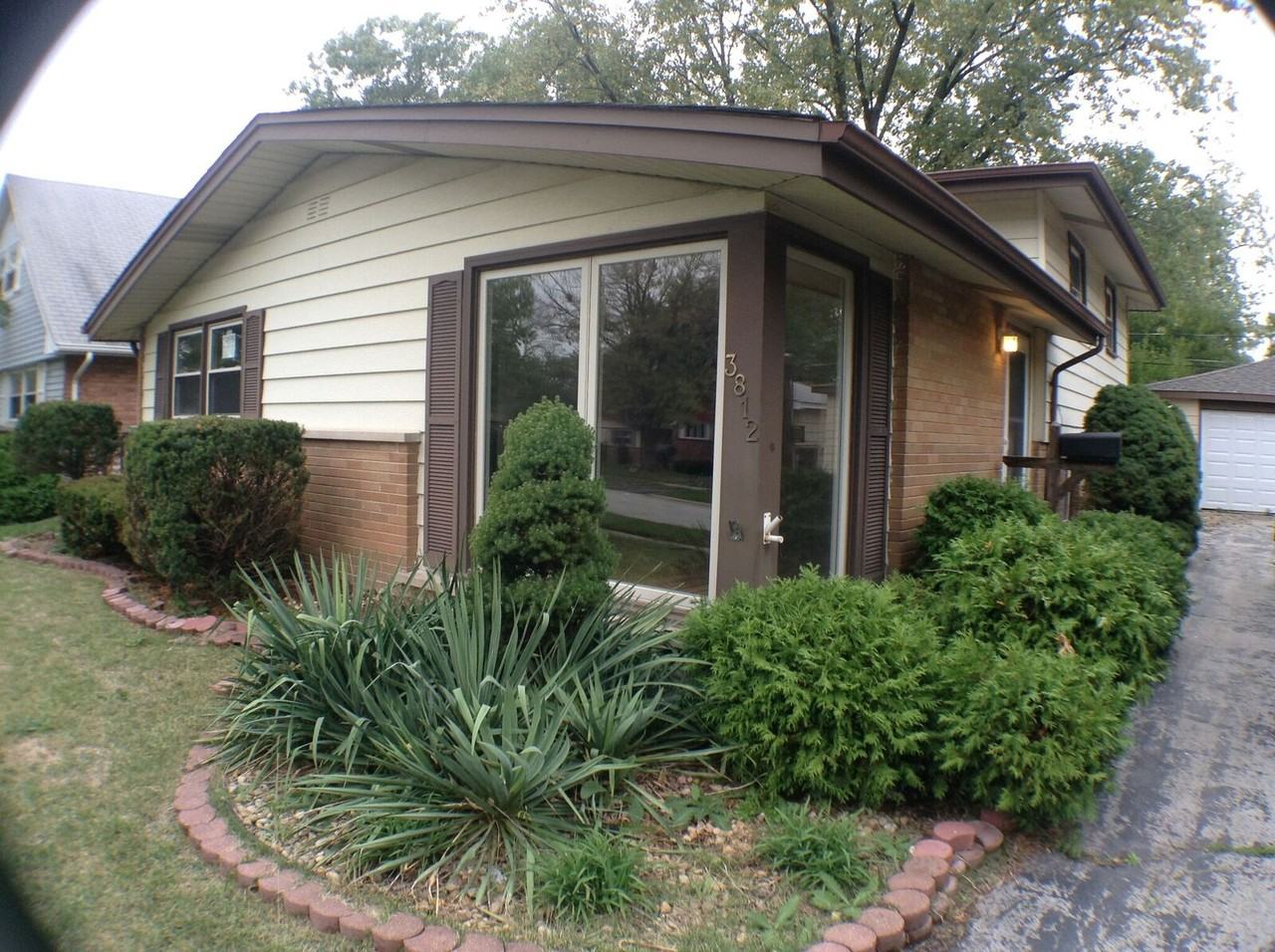 3812 168th Pl - Photo 2 of 11