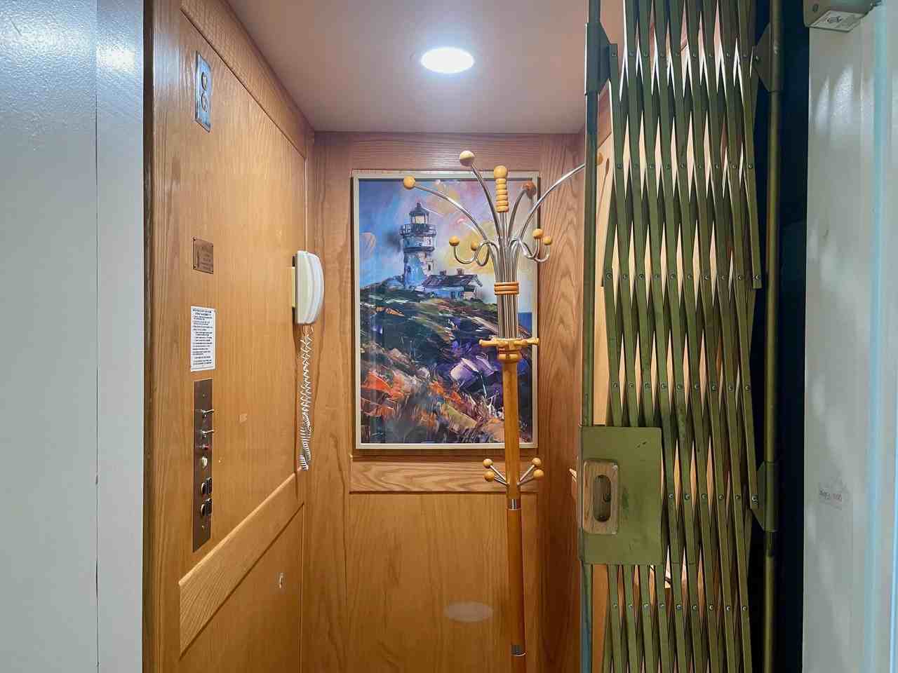 9709 Shadybrook Dr - Photo 4 of 50