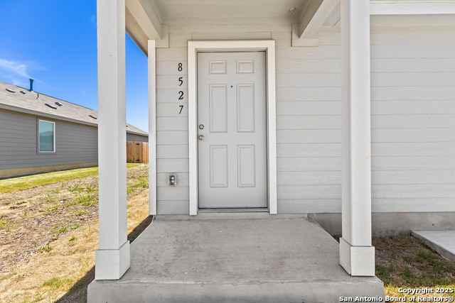 8527 Astral Place - Photo 4 of 25