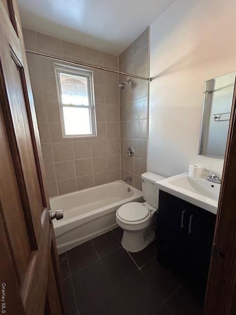 338 Jericho Tpke - Photo 4 of 14