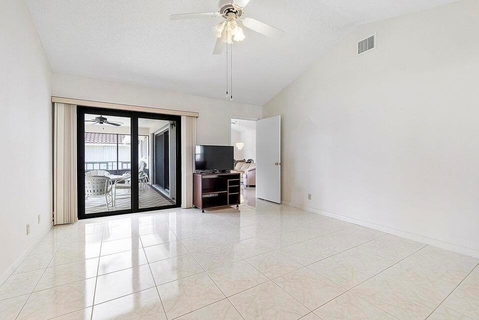 9525 El Clair Ranch Rd - Photo 4 of 15