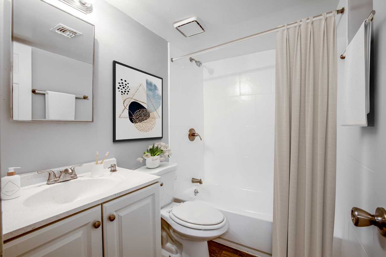 Radius Apartments - Photo 7 of 17