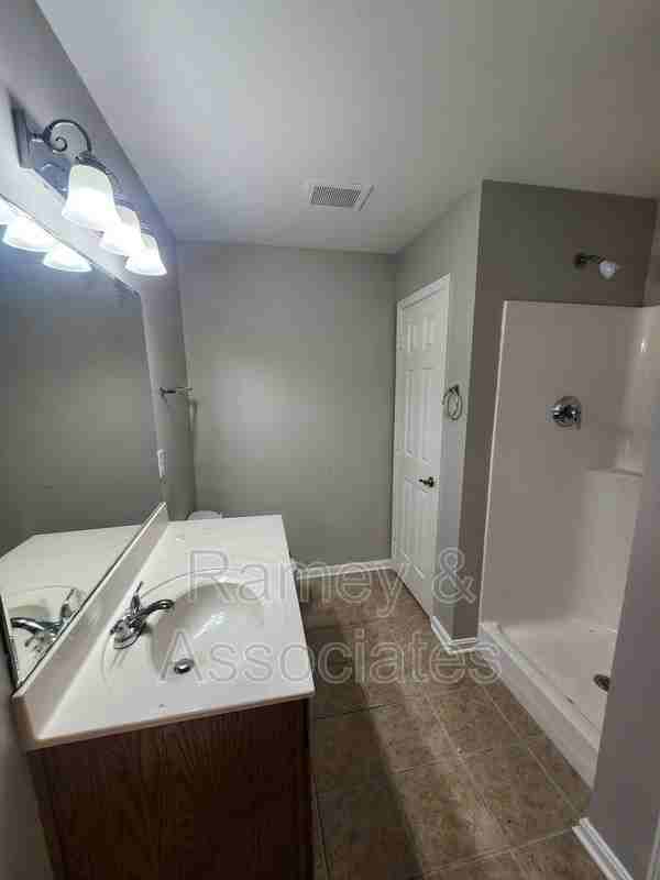 3802 Falcon Crest Dr #125 - Photo 6 of 19