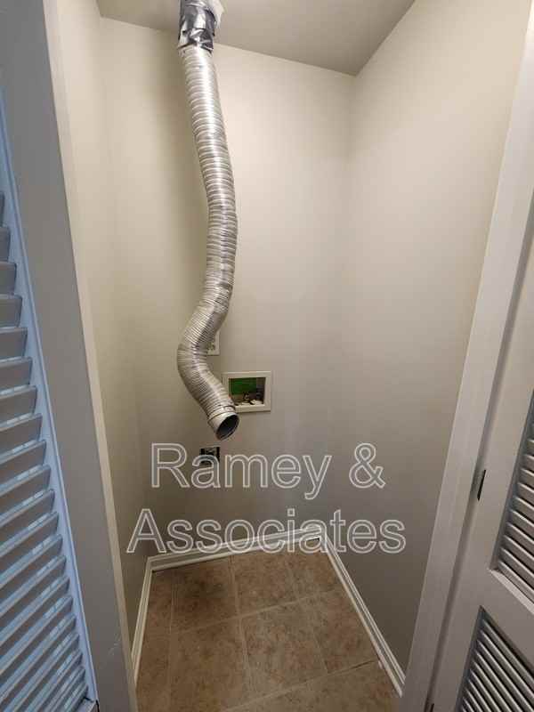 3802 Falcon Crest Dr #125 - Photo 7 of 19