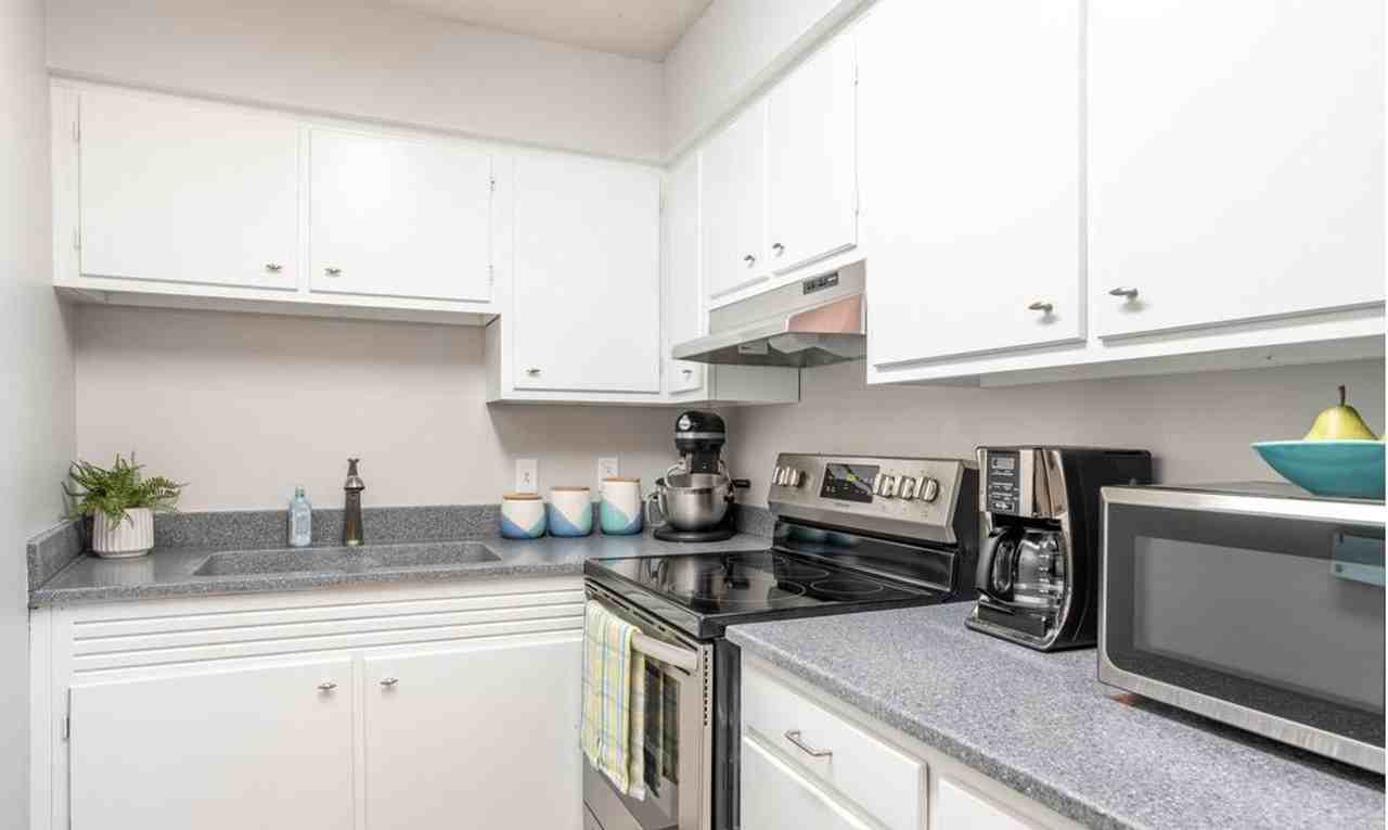 Rosecliff - Photo 6 of 38