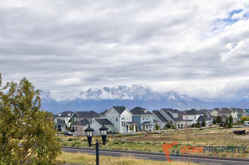 5348 W South Jordan Pkwy - Photo 3 of 27