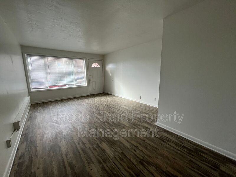 575 Tiger Ave #24 - Photo 3 of 7